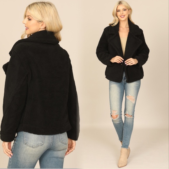 Warm and cozy teddy short style coat with pockets in black - Picture 4 of 11